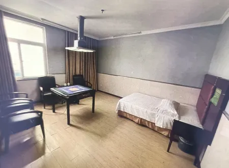 Huarong Huaxia Hotel