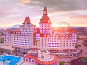 Bogatyr Hotel — Includes Sochi Park Tickets