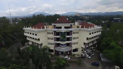 Karang Setra Hotel & Cottages Hotel di Cipedes