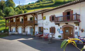 Logis Hotel Erreguina