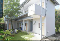 RedDoorz Near Sam Ratulangi Airport Manado Hotel berhampiran Lapangan Terbang Antarabangsa Sam Ratulangi