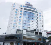 Olive Downtown Hotels near Kadamakudy Lake View Point