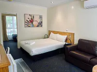 Bright Avenue Motor Inn Hotels in Freeburgh
