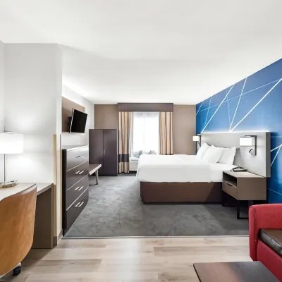 Comfort Suites Columbus Отели рядом с достопримечательностью «Развлекательный центр "Волшебная гора"»
