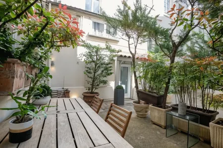 Mhl - Maison Hotel Lyon Отели рядом с достопримечательностью «Flower Tree»