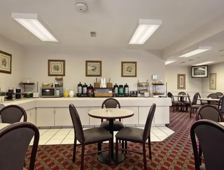 Days Inn by Wyndham Wytheville Отели в г. Восток Уайтевилл