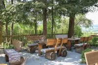 Hotel Gasthof Zum Weissen Lamm فنادق في Selb
