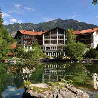 Hotel am Badersee Hotel Exterior