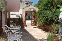 Alkyoni Apartments & Studios