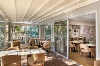 Almond Business Hotel - parking
