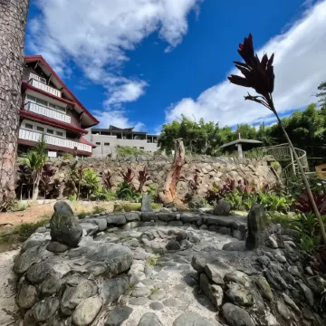 Log Cabin Hotel - Baguio