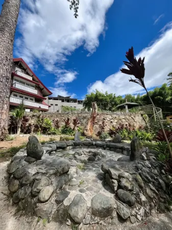 Log Cabin Hotel - Baguio Отели в г. Бенгет