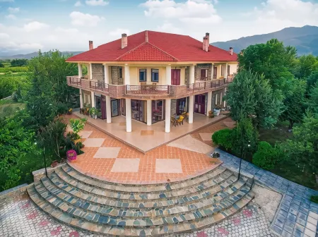 Gea Kaimaktsalan Hotel & Spa Отели в г. Меглен