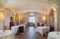 Hotel Castello di Santa Vittoria Hotels in Villa-borgo