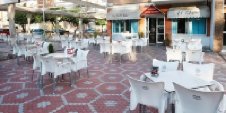 錫斯內威爾蒂酒店 鄰近瓜達爾基維爾河的酒店