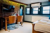 The Corner House Canterbury Hotels near Wickhambreaux Pill Box