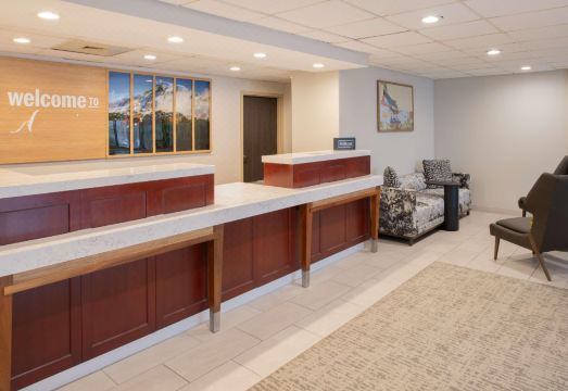 1. 햄프턴 인 시애..