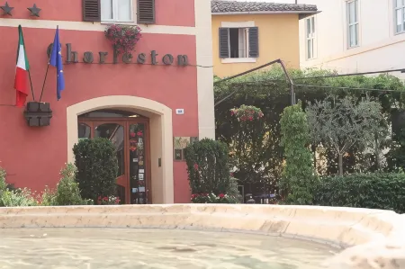 Hotel Charleston Отели в г. Сполето