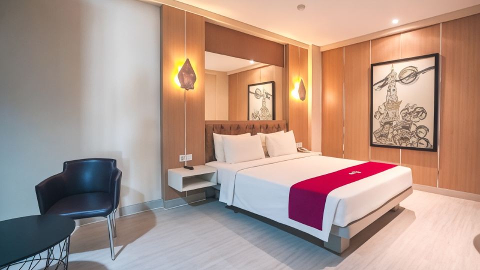Pyrenees Malioboro Hotel