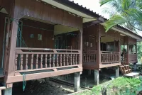 Dalom Guesthouse Hotels near Don Det
