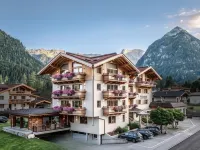 Sonnenhof Genusshotel & Appartements Hotels in Pertisau