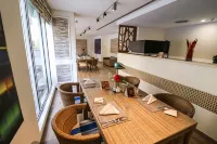 Gulf Suites Hotel Amwaj - breakfast