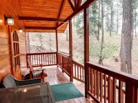 Gorgeous Mountain Views and Cozy Amenities - Charming Cabin Retreat 알토 호텔