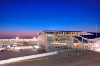 The Westin Detroit Metropolitan Airport Hotels near Gateway Golf Club