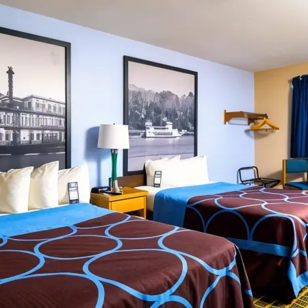 Super 8 by Wyndham Burlington
