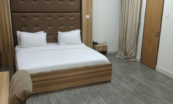 Sky Suites - Housity