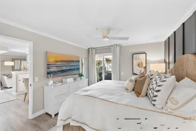 Cozy Retreat- Spa, Fireplace, Balcony, Wifi, Ocean View
