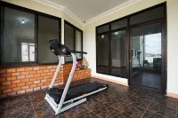 RedDoorz Near Palembang Trade Center 3 Hotels in Kemuning