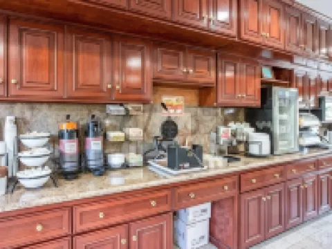 The Oakhurst Inn at Yosemite Hotels in Oakhurst