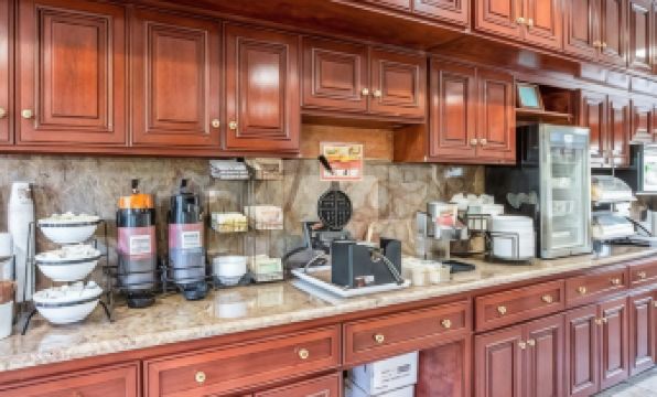 The Oakhurst Inn at Yosemite