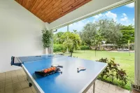 Two homes: 13BR Heated Pool, Golf & Sport Park L53