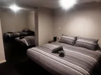 Cooroona Alpine Lodge Hotels near Great Alpine Road