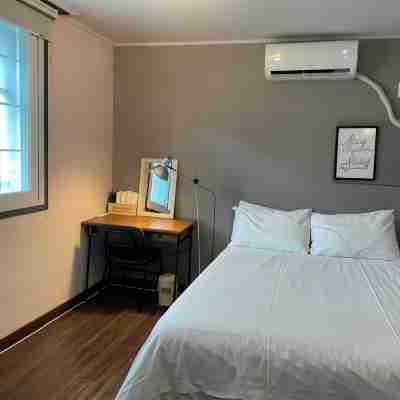 Grim Garden Guesthouse Rooms