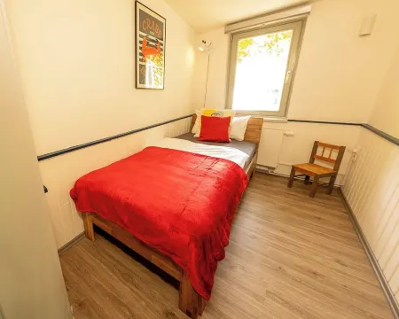 FEWO am Schwanseebad - Quiet, Safe and Beautiful Отели рядом с достопримечательностью «Mahnmalsanlage und Gedenkstatte der DDR»