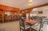 Falling Leaves Lodge - breakfast