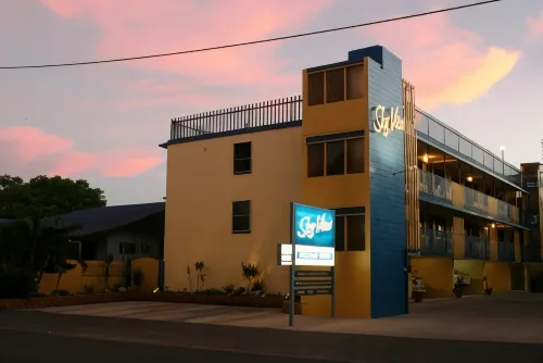 Sky View Units Bowen