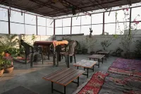 Somit Paying Guest House