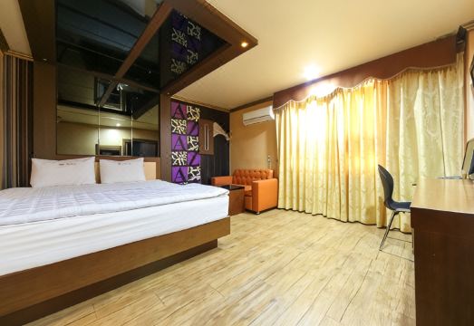 킹모텔 내부 인테리어