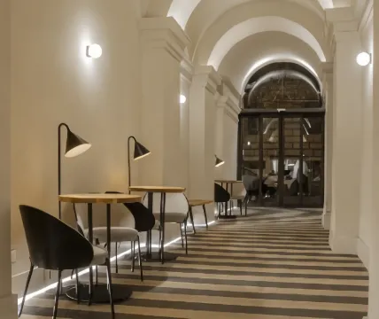 Room Select Via Veneto