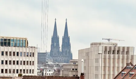 Hotel Innception Отели рядом с достопримечательностью «Melaten-Friedhof»