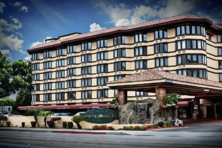 Historic Santa Maria Inn