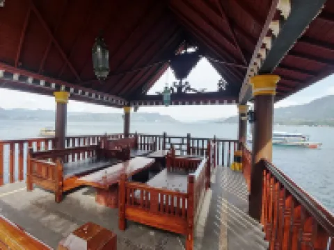 Samosir Villa Resort Hoteles en Simanindo