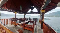 Samosir Villa Resort Hotel a Tuktuk Siadong