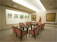 อากิอุ รีสอร์ท โฮเทล เครสเซนท์
