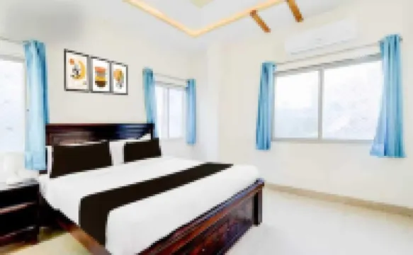Hotel Greenlane Suites Hotels in 
