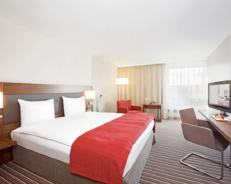 Mövenpick Hotel Zürich Airport Hoteles en Opfikon